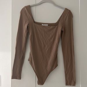Aritzia long sleeve bodysuit- XS
